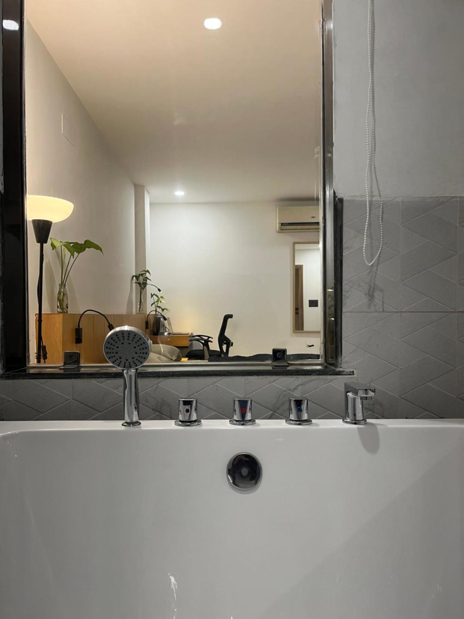 Vaara Bed & Breakfast นิวเดลี ภายนอก รูปภาพ
